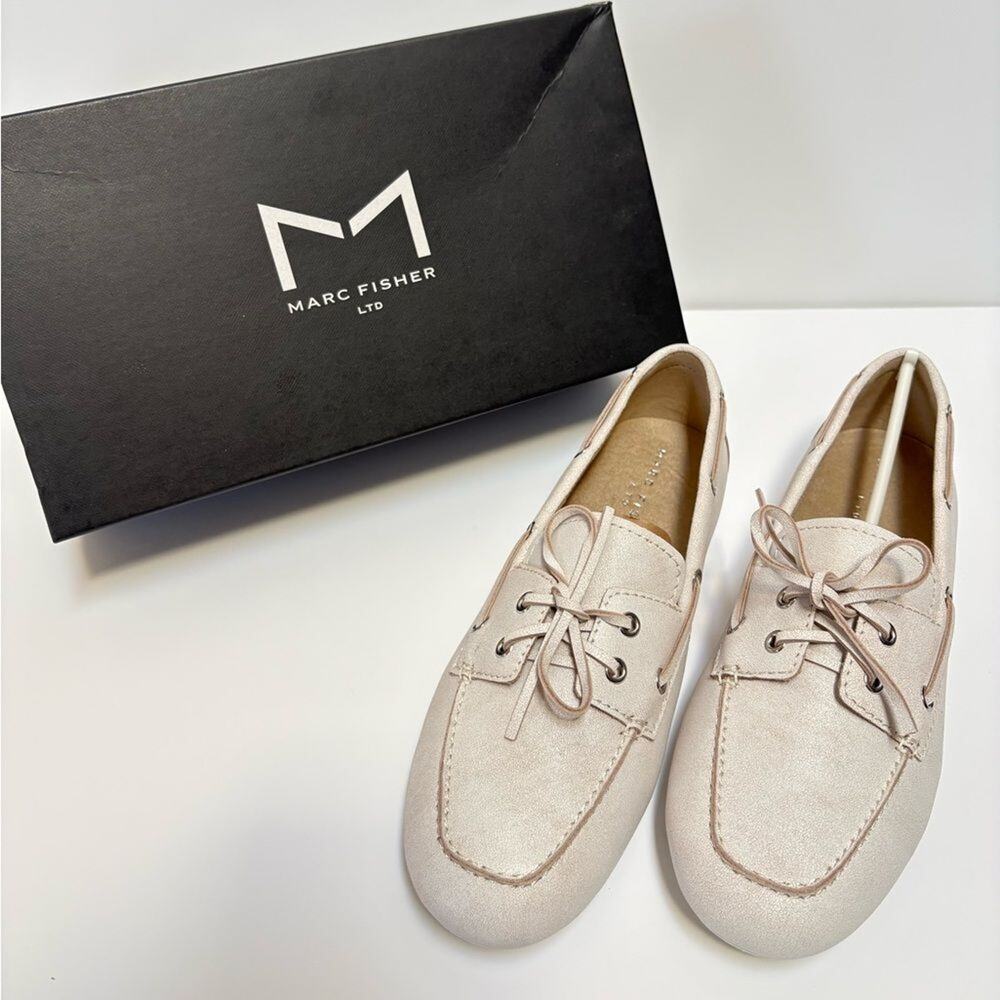 Marc Fisher LTD Miluena Boat Shoes Women’s 10M Pearl Metallic Loafers New in Box